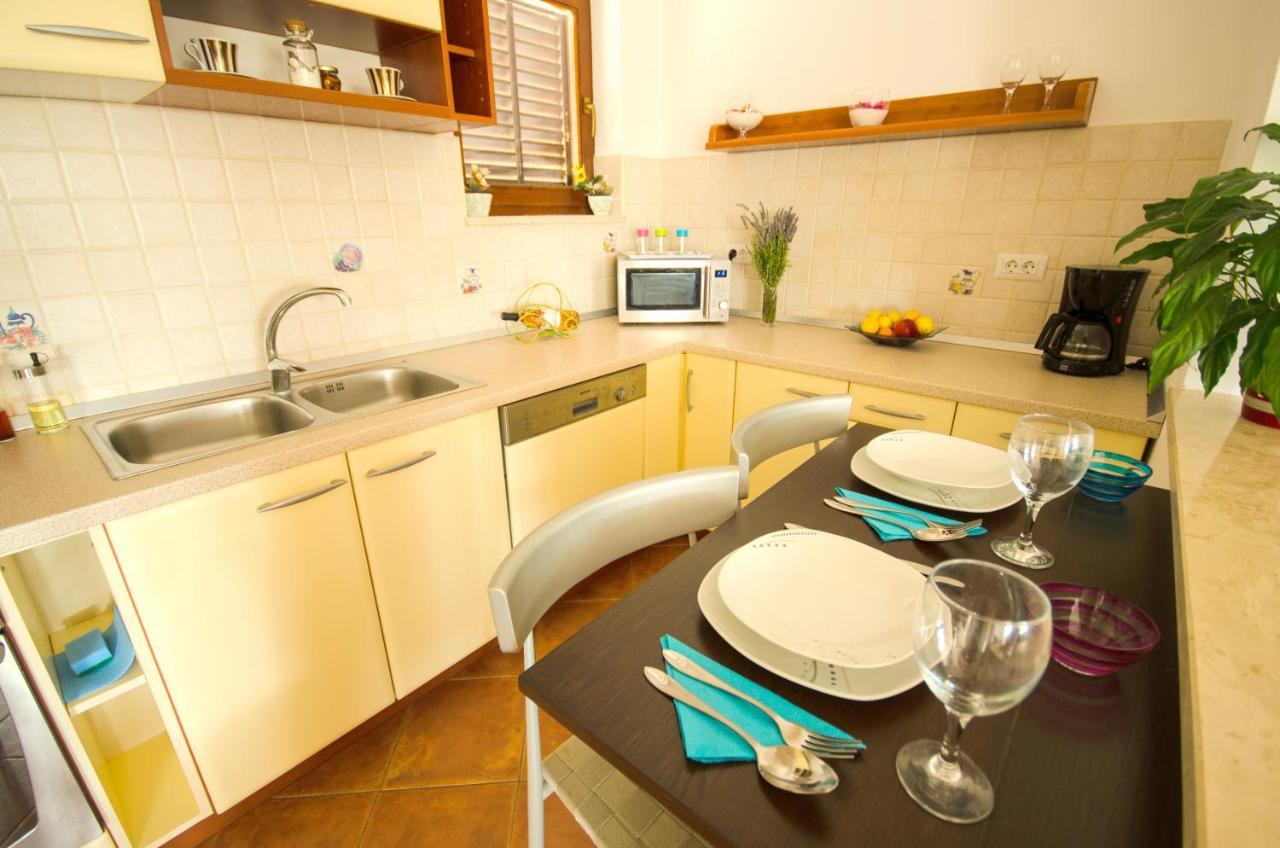 Apartment Ivis Vinkuran Exterior photo